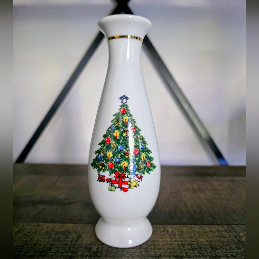 Vintage 1988 Christmas Treasure Jamestown China Candlestick Holder